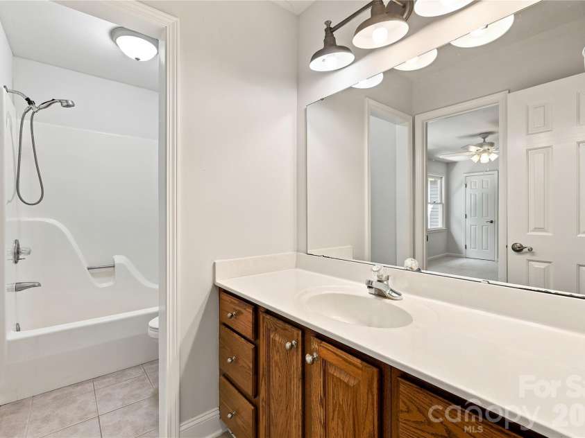 122 Tattersall Drive, Statesville, NC 28677.  MLS# CAR4402896, YatesRealty ID 39462. 
