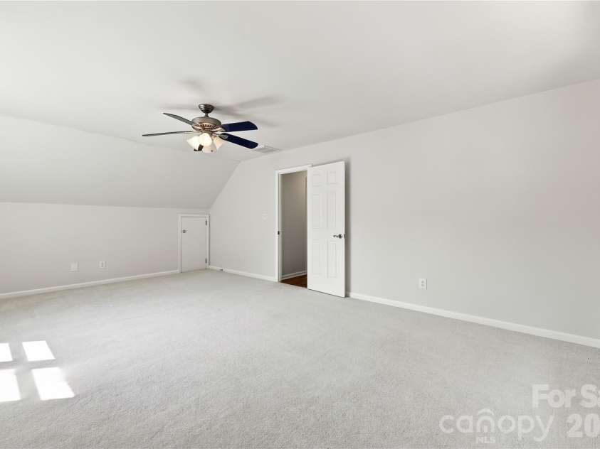 122 Tattersall Drive, Statesville, NC 28677.  MLS# CAR4402896, YatesRealty ID 39462. 