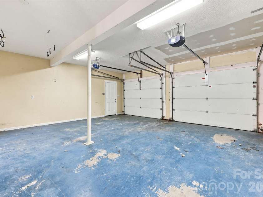 122 Tattersall Drive, Statesville, NC 28677.  MLS# CAR4402896, YatesRealty ID 39462. 