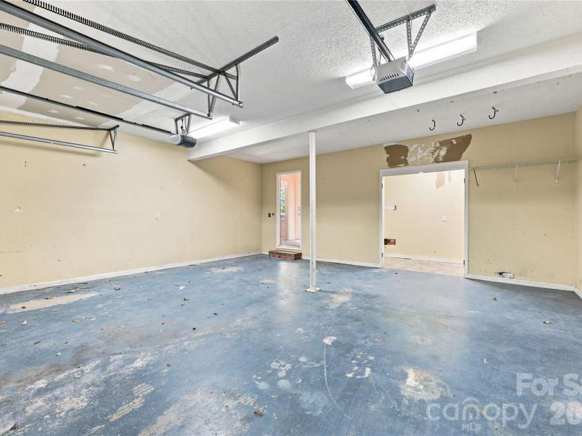 122 Tattersall Drive, Statesville, NC 28677.  MLS# CAR4402896, YatesRealty ID 39462. 