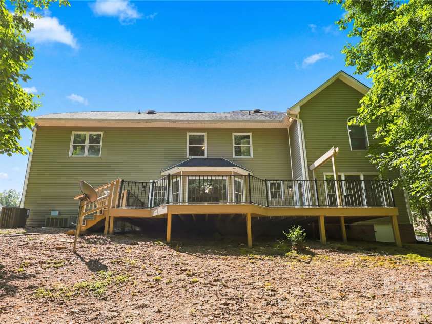 122 Tattersall Drive, Statesville, NC 28677.  MLS# CAR4402896, YatesRealty ID 39462. 