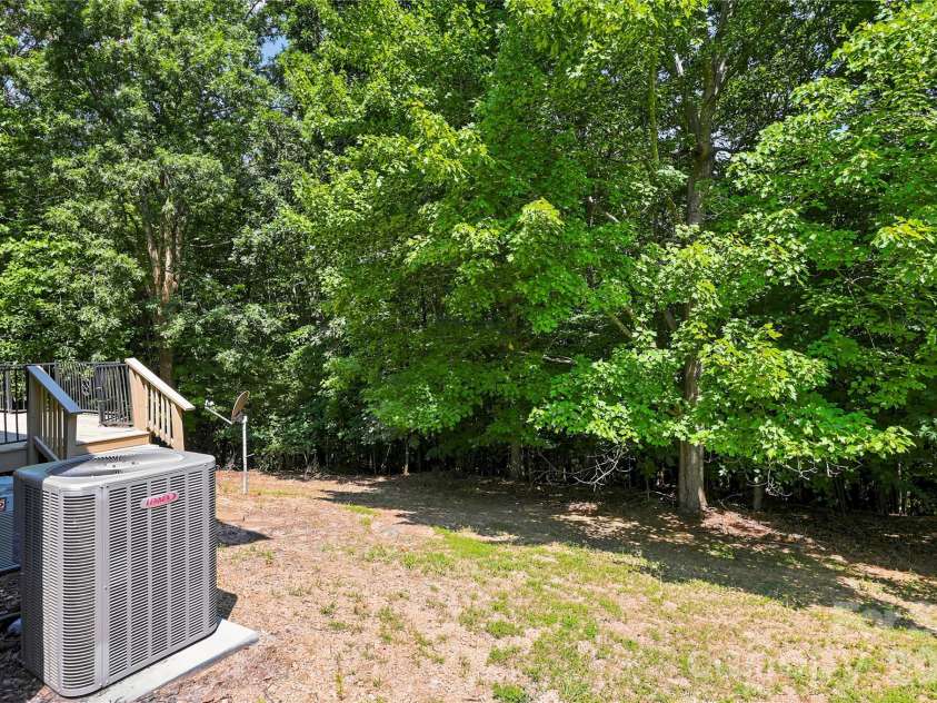 122 Tattersall Drive, Statesville, NC 28677.  MLS# CAR4402896, YatesRealty ID 39462. 