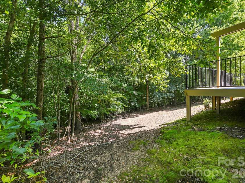 122 Tattersall Drive, Statesville, NC 28677.  MLS# CAR4402896, YatesRealty ID 39462. 