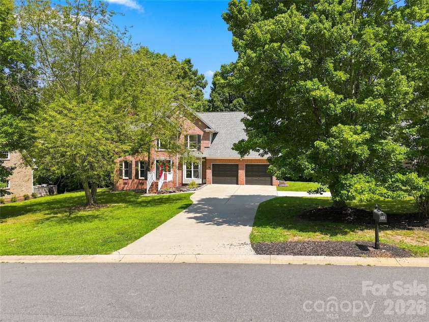 122 Tattersall Drive, Statesville, NC 28677.  MLS# CAR4402896, YatesRealty ID 39462. 