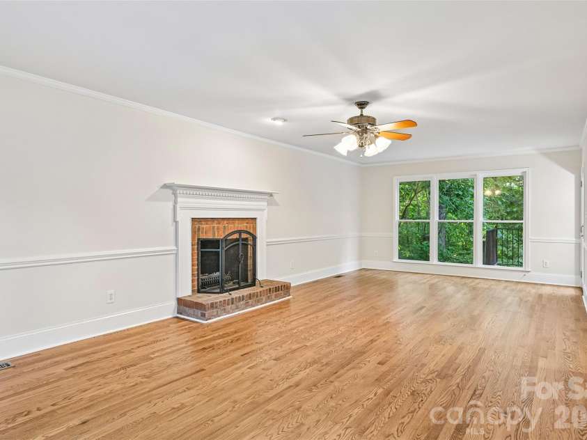 122 Tattersall Drive, Statesville, NC 28677.  MLS# CAR4402896, YatesRealty ID 39462. 