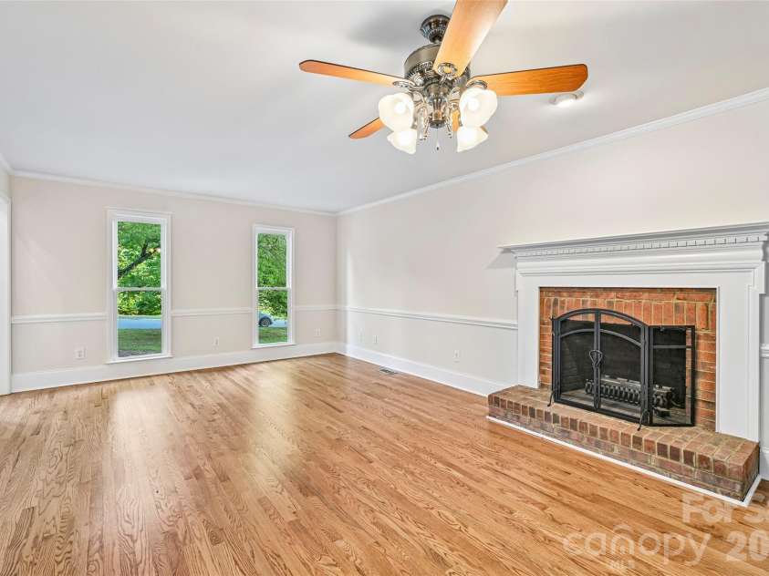 122 Tattersall Drive, Statesville, NC 28677.  MLS# CAR4402896, YatesRealty ID 39462. 