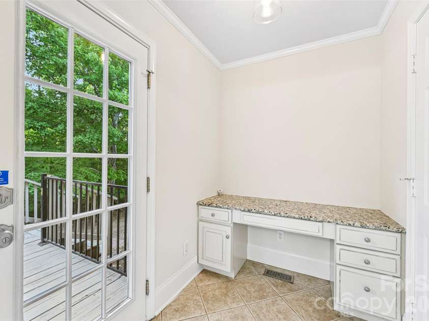 122 Tattersall Drive, Statesville, NC 28677.  MLS# CAR4402896, YatesRealty ID 39462. 