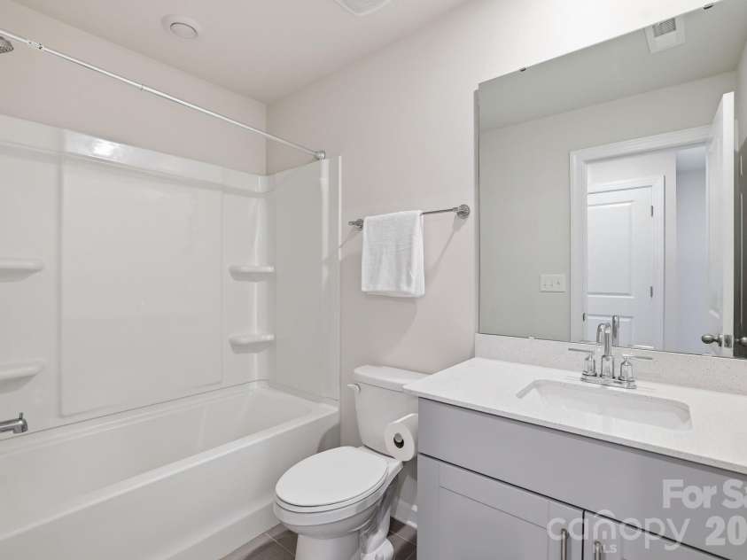 4456 Millennium Avenue, Charlotte, NC 28217.  MLS# CAR4404262, YatesRealty ID 39463. Hall Bath