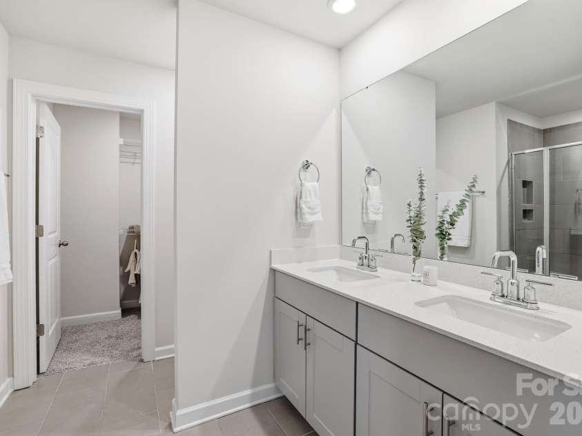 4456 Millennium Avenue, Charlotte, NC 28217.  MLS# CAR4404262, YatesRealty ID 39463. Primary Bath