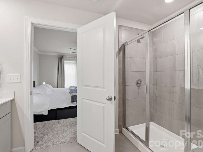 4456 Millennium Avenue, Charlotte, NC 28217.  MLS# CAR4404262, YatesRealty ID 39463. Primary Bath