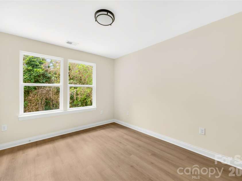 1940 Purser Drive, Charlotte, NC 28215.  MLS# CAR4405320, YatesRealty ID 39464. 