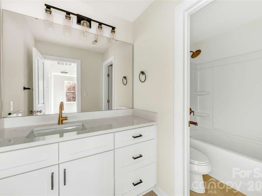 1940 Purser Drive, Charlotte, NC 28215.  MLS# CAR4405320, YatesRealty ID 39464. 