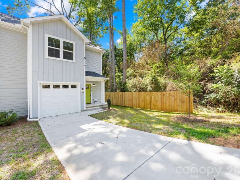 1940 Purser Drive, Charlotte, NC 28215.  MLS# CAR4405320, YatesRealty ID 39464. 