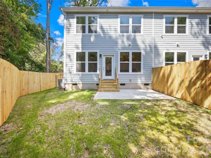 1940 Purser Drive, Charlotte, NC 28215.  MLS# CAR4405320, YatesRealty ID 39464. Large Private Backyard