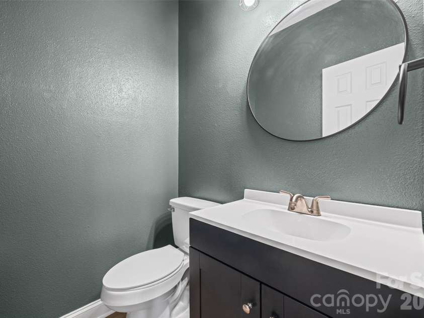 3990 Long Leaf Court, Concord, NC 28025.  MLS# CAR4406364, YatesRealty ID 39465. Half bath