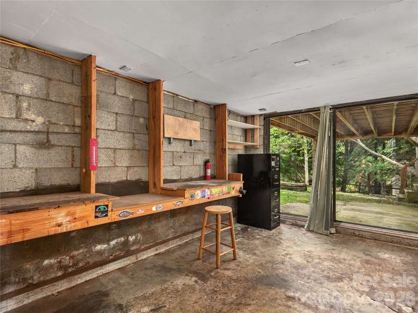 73 Fair Oaks Road, Arden, NC 28704.  MLS# CAR4406154, YatesRealty ID 39466. 