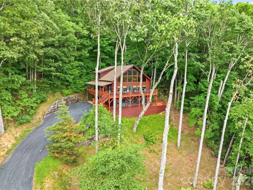 582 Tsalagi Trail, Maggie Valley, NC 28751.  MLS# CAR4406984, YatesRealty ID 39467. 