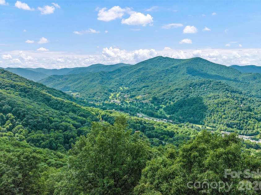 582 Tsalagi Trail, Maggie Valley, NC 28751.  MLS# CAR4406984, YatesRealty ID 39467. 