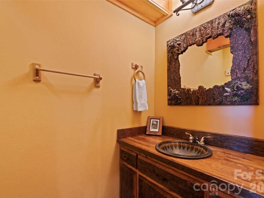 582 Tsalagi Trail, Maggie Valley, NC 28751.  MLS# CAR4406984, YatesRealty ID 39467. 