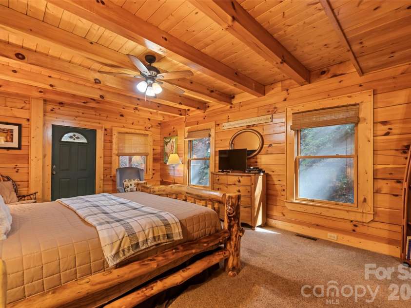 582 Tsalagi Trail, Maggie Valley, NC 28751.  MLS# CAR4406984, YatesRealty ID 39467. 