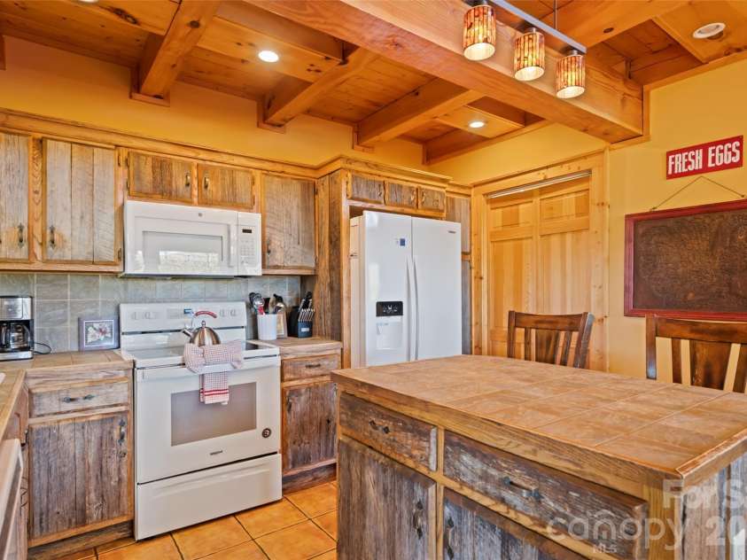 582 Tsalagi Trail, Maggie Valley, NC 28751.  MLS# CAR4406984, YatesRealty ID 39467. 