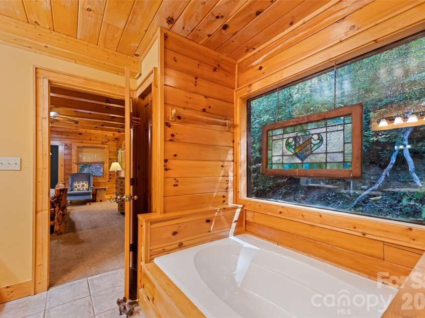 582 Tsalagi Trail, Maggie Valley, NC 28751.  MLS# CAR4406984, YatesRealty ID 39467. 
