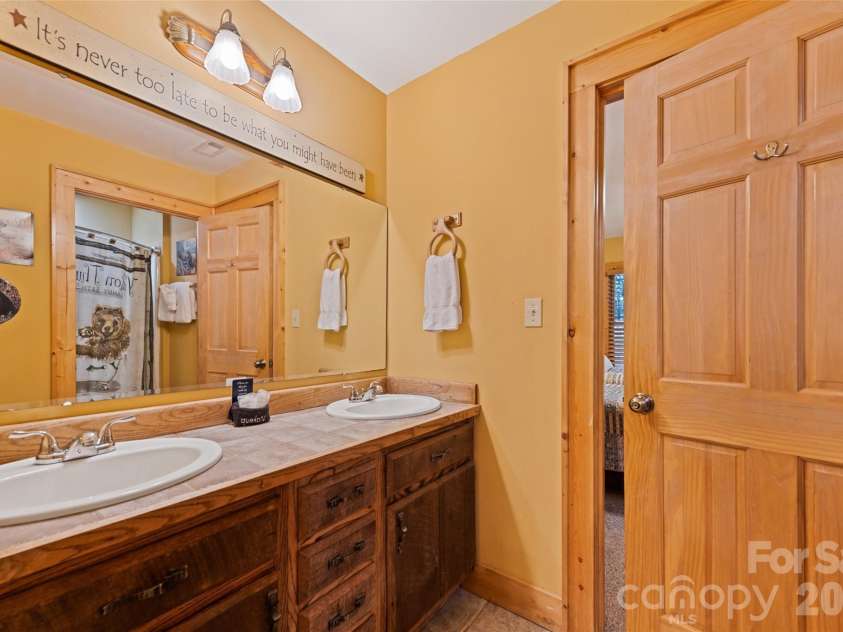 582 Tsalagi Trail, Maggie Valley, NC 28751.  MLS# CAR4406984, YatesRealty ID 39467. 