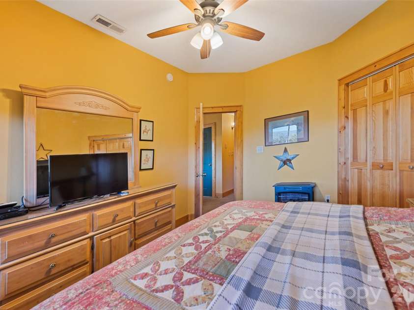 582 Tsalagi Trail, Maggie Valley, NC 28751.  MLS# CAR4406984, YatesRealty ID 39467. 