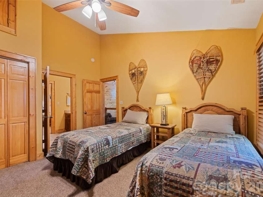 582 Tsalagi Trail, Maggie Valley, NC 28751.  MLS# CAR4406984, YatesRealty ID 39467. 