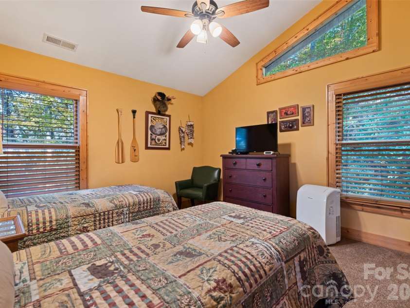 582 Tsalagi Trail, Maggie Valley, NC 28751.  MLS# CAR4406984, YatesRealty ID 39467. 