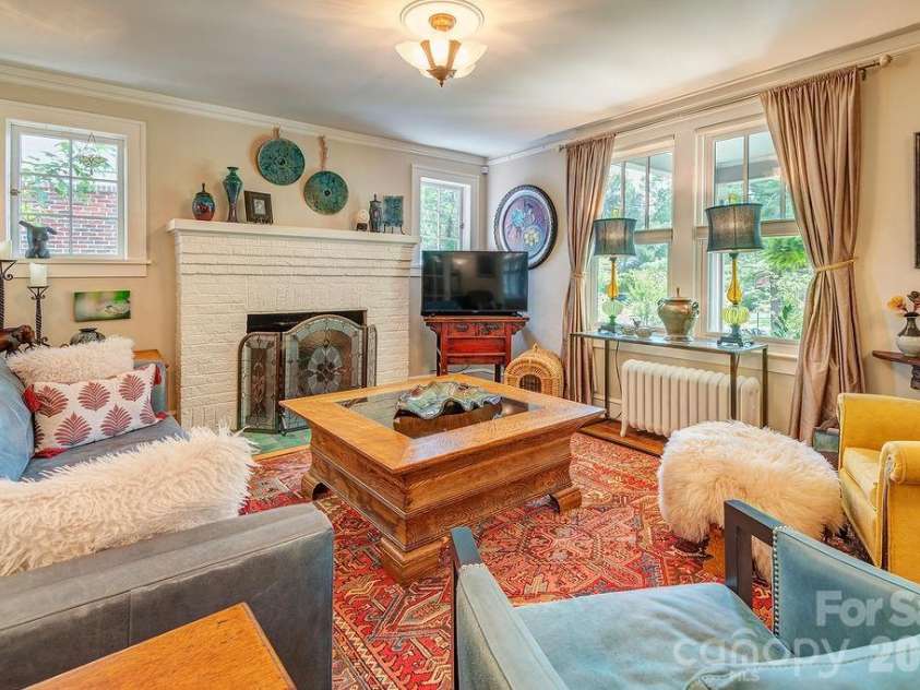 83 Tacoma Circle, Asheville, NC 28801.  MLS# CAR4405409, YatesRealty ID 39468. 