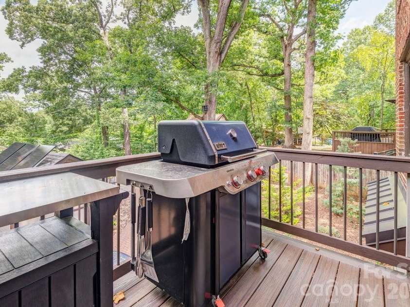83 Tacoma Circle, Asheville, NC 28801.  MLS# CAR4405409, YatesRealty ID 39468. 