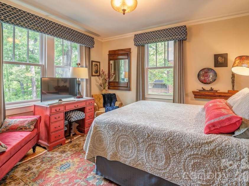 83 Tacoma Circle, Asheville, NC 28801.  MLS# CAR4405409, YatesRealty ID 39468. 