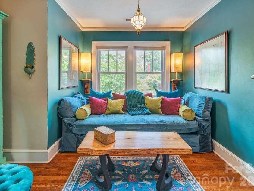 83 Tacoma Circle, Asheville, NC 28801.  MLS# CAR4405409, YatesRealty ID 39468. 