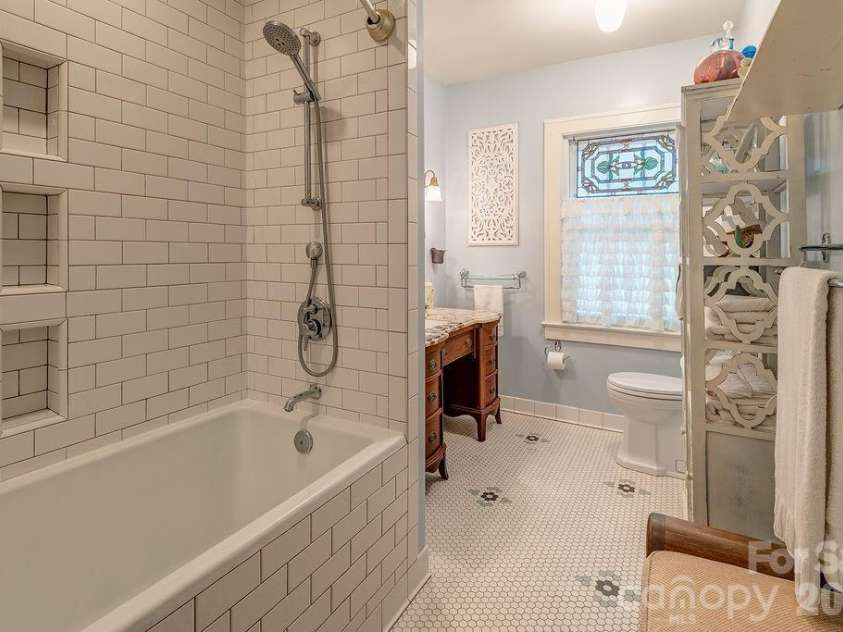83 Tacoma Circle, Asheville, NC 28801.  MLS# CAR4405409, YatesRealty ID 39468. 