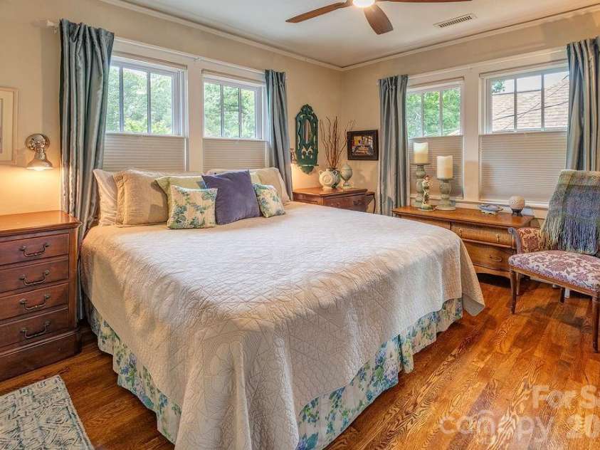 83 Tacoma Circle, Asheville, NC 28801.  MLS# CAR4405409, YatesRealty ID 39468. 