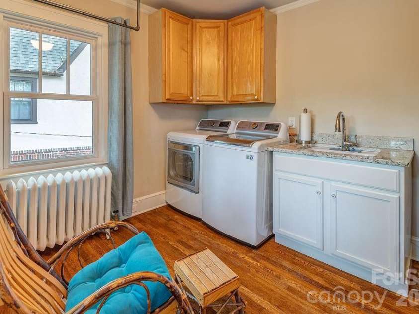 83 Tacoma Circle, Asheville, NC 28801.  MLS# CAR4405409, YatesRealty ID 39468. 