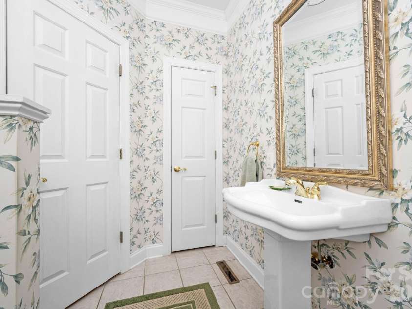 247 James Way, Bermuda Run, NC 27006.  MLS# CAR4406052, YatesRealty ID 39469. 