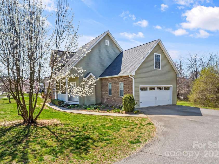 689 Bryson Road, Candler, NC 28715.  MLS# CAR4238250, YatesRealty ID 3947. 