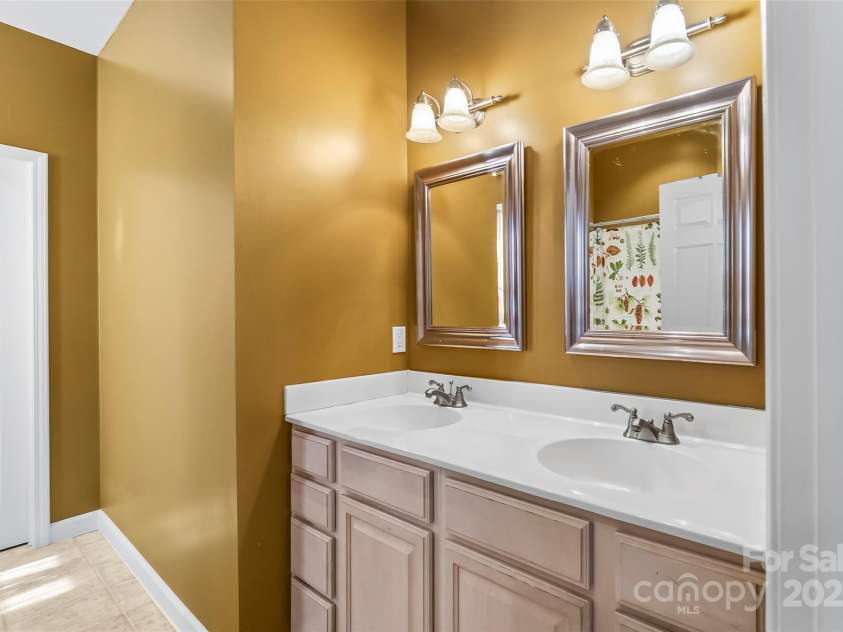 689 Bryson Road, Candler, NC 28715.  MLS# CAR4238250, YatesRealty ID 3947. 