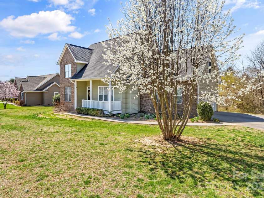 689 Bryson Road, Candler, NC 28715.  MLS# CAR4238250, YatesRealty ID 3947. 