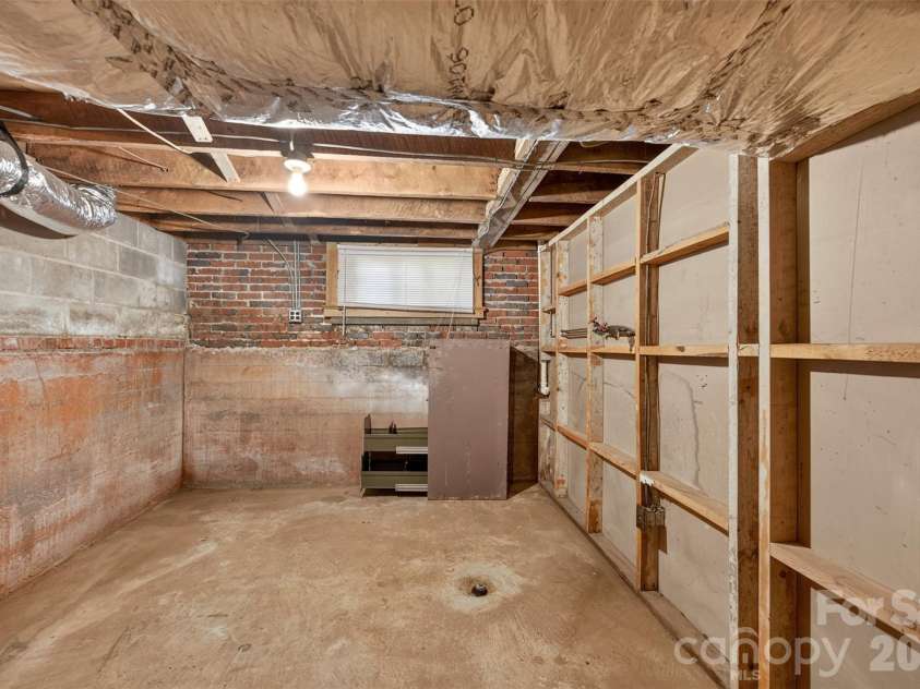 311 33rd Street Drive, Hickory, NC 28602.  MLS# CAR4406647, YatesRealty ID 39470. 