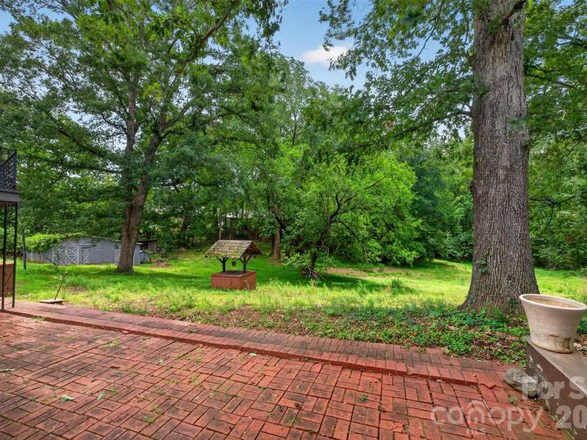 311 33rd Street Drive, Hickory, NC 28602.  MLS# CAR4406647, YatesRealty ID 39470. 