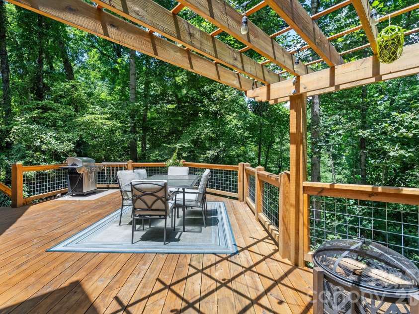 15 Forest Ridge Lane, Weaverville, NC 28787.  MLS# CAR4403480, YatesRealty ID 39471. 