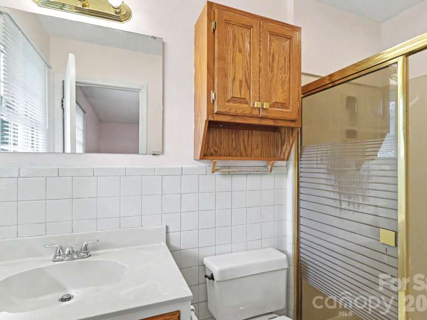 425 Valhalla Drive, Harrisburg, NC 28075.  MLS# CAR4405585, YatesRealty ID 39474. Primary Bathroom