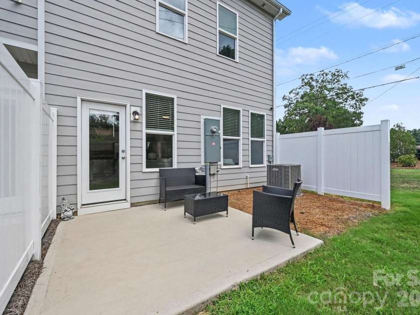 2647 Ruby Dixon Crossing Drive, Gastonia, NC 28056.  MLS# CAR4402211, YatesRealty ID 39475. Back Deck