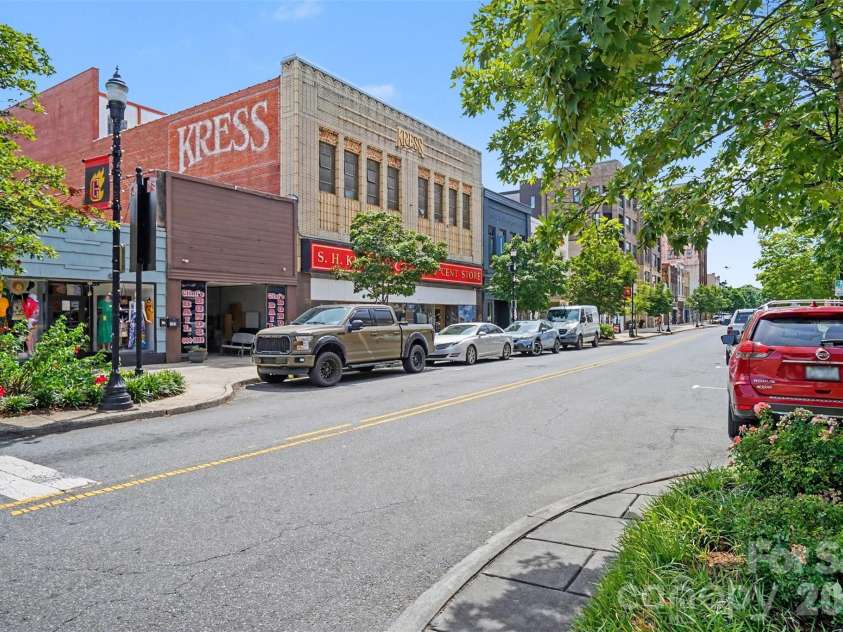 2647 Ruby Dixon Crossing Drive, Gastonia, NC 28056.  MLS# CAR4402211, YatesRealty ID 39475. Downtown