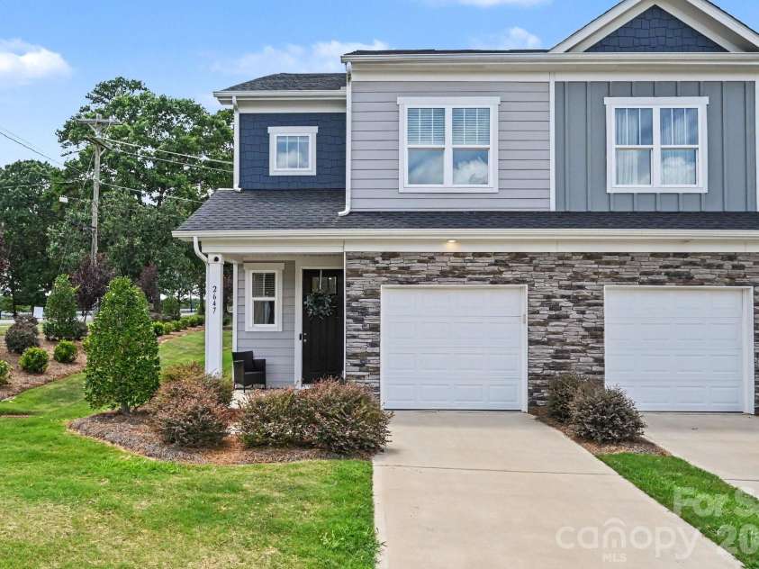 2647 Ruby Dixon Crossing Drive, Gastonia, NC 28056.  MLS# CAR4402211, YatesRealty ID 39475. Front