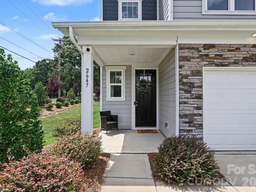 2647 Ruby Dixon Crossing Drive, Gastonia, NC 28056.  MLS# CAR4402211, YatesRealty ID 39475. Front Porch