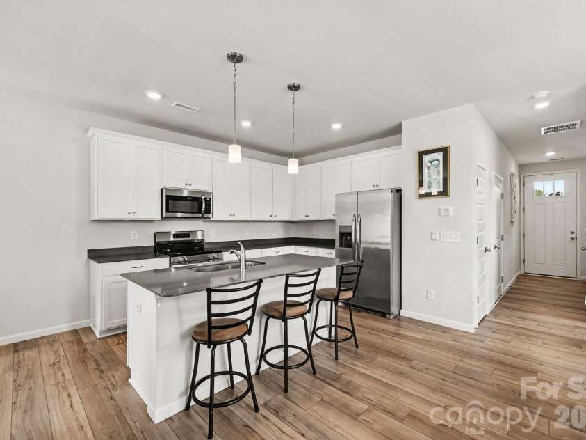 2647 Ruby Dixon Crossing Drive, Gastonia, NC 28056.  MLS# CAR4402211, YatesRealty ID 39475. Island in Kitchen